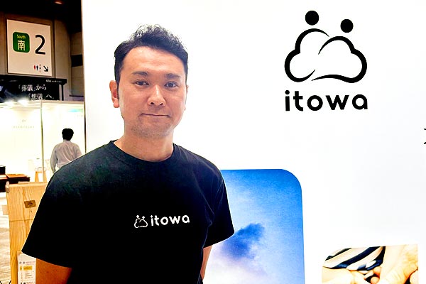 葬儀のデジタル革命！ エンディング産業展で話題を集めた「itowa」の坂元充代表取締役社長